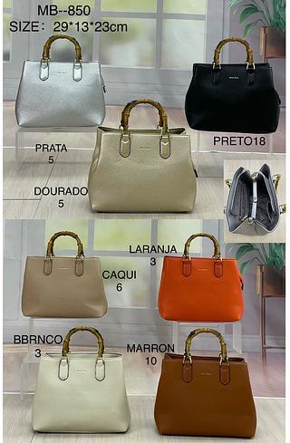 BOLSA EM COURINO SINTÉTICO COM ALÇA DE BAMBU - MODELO MISS BELA