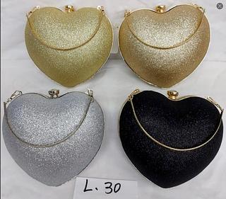 BOLSA DE FESTA EM FORMATO DE CORACAO ( MODELO DISPONIVEL SOMENTE NO PRATA )