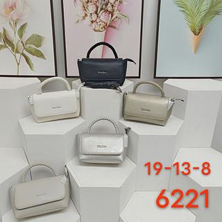 BOLSA COM ALÇA DE MAO TRANSADA