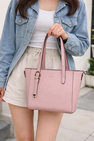 BOLSA EM COURINO COM FENDA NA FRENTE